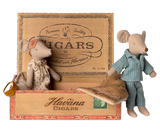 Mum + Dad in Cigarbox